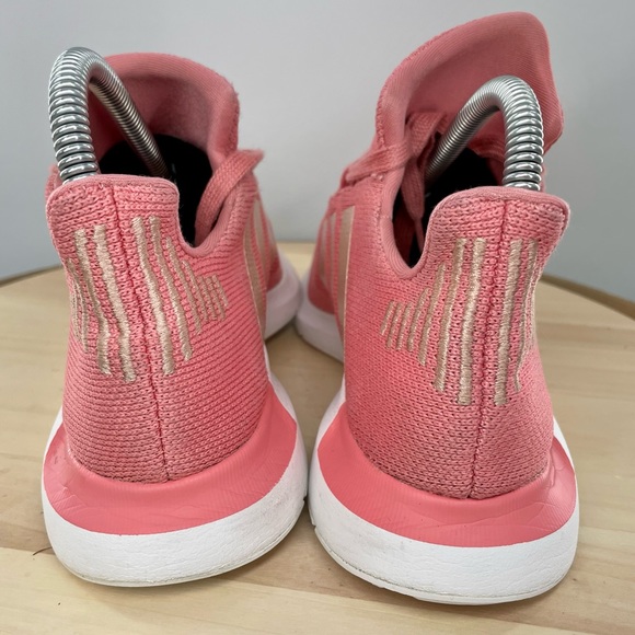 adidas Swift Run J Big Kids Tactile Shoes Sz US 4 - Picture 7 of 9